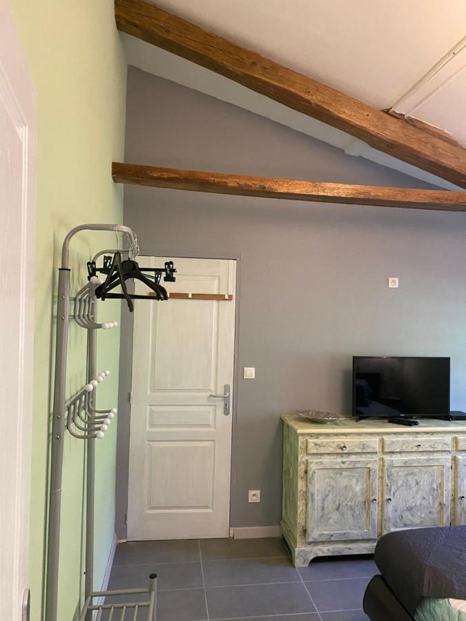 Les 4 seasons, agréable gîte avec terrasse et jardin La Croix Bigot Exterior foto