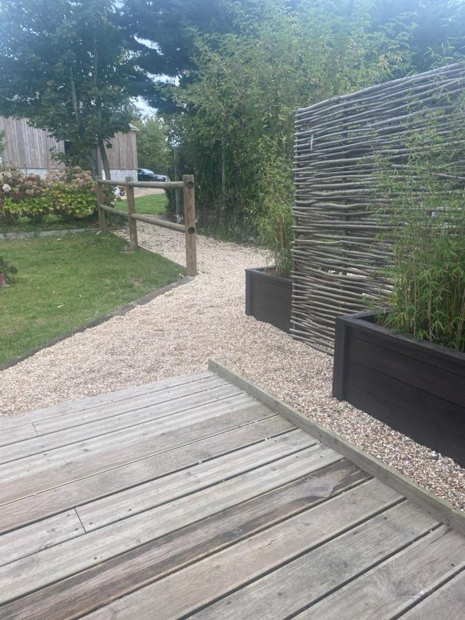 Les 4 seasons, agréable gîte avec terrasse et jardin La Croix Bigot Exterior foto